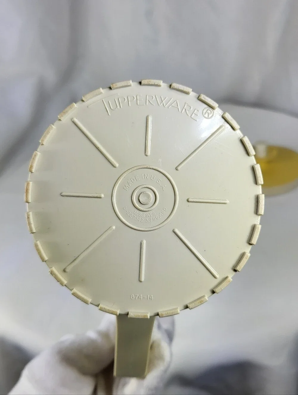Tupperware #874-14 Almond Harvest Gold 1.5qt Pitcher With Push Button Lid